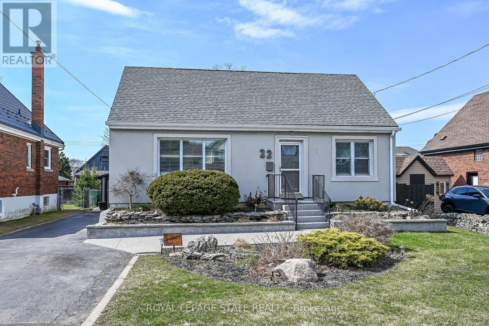 22 Marion Place, Hamilton, Ontario  L8G 1R7 - Photo 2 - X12973304