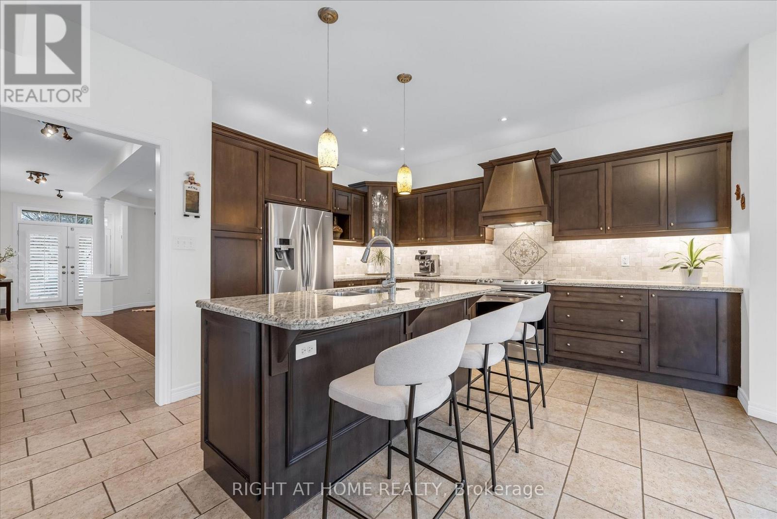 87 Newcombe Road, Hamilton, Ontario  L9H 0A6 - Photo 13 - X12973308