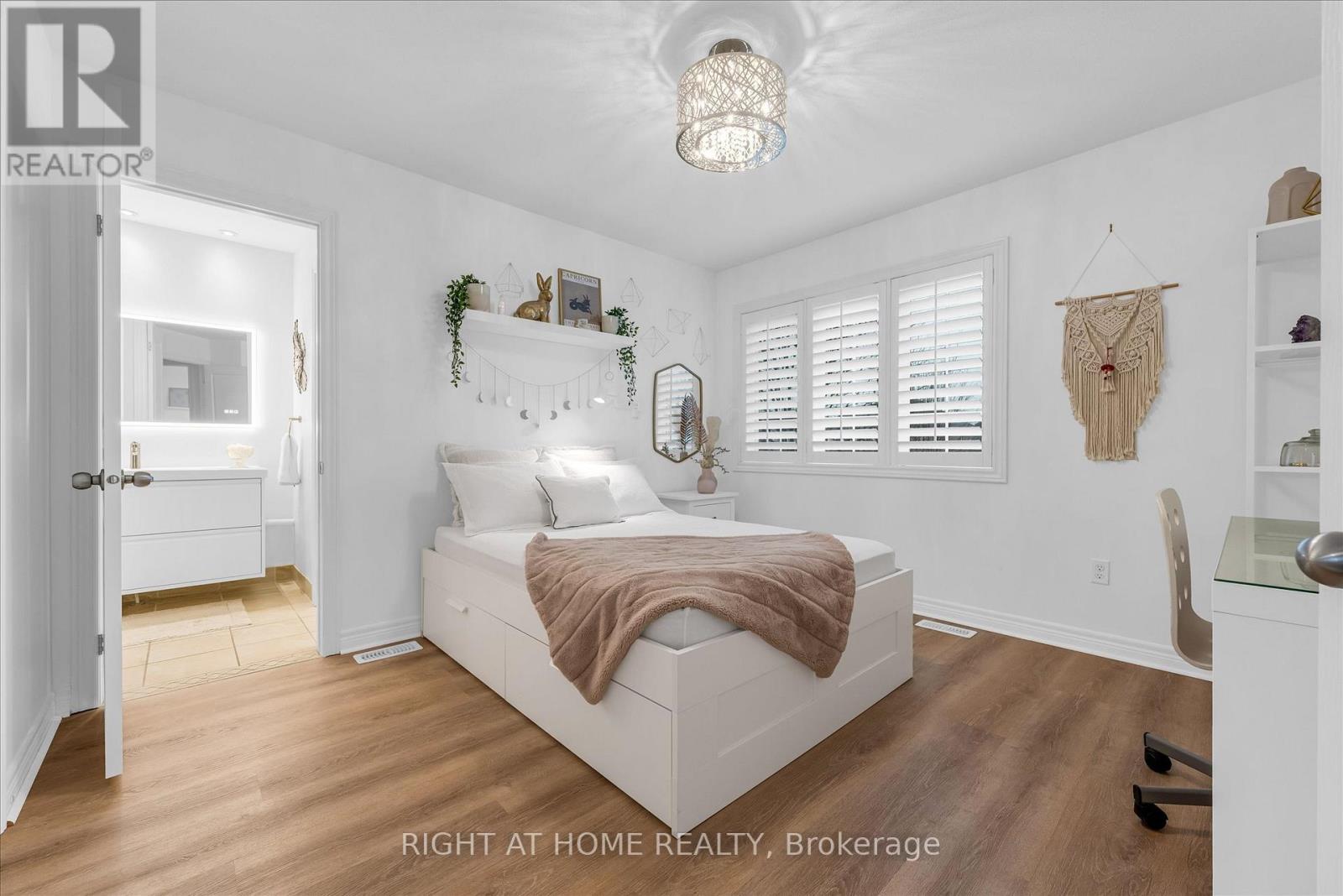 87 Newcombe Road, Hamilton, Ontario  L9H 0A6 - Photo 25 - X12973308