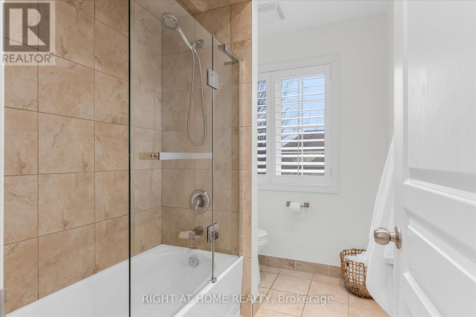 87 Newcombe Road, Hamilton, Ontario  L9H 0A6 - Photo 28 - X12973308