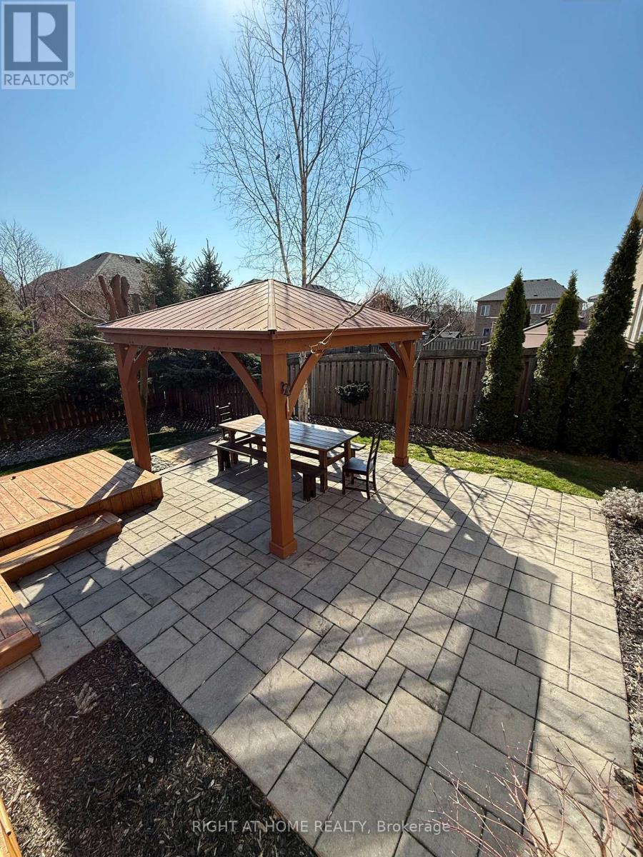 87 Newcombe Road, Hamilton, Ontario  L9H 0A6 - Photo 34 - X12973308