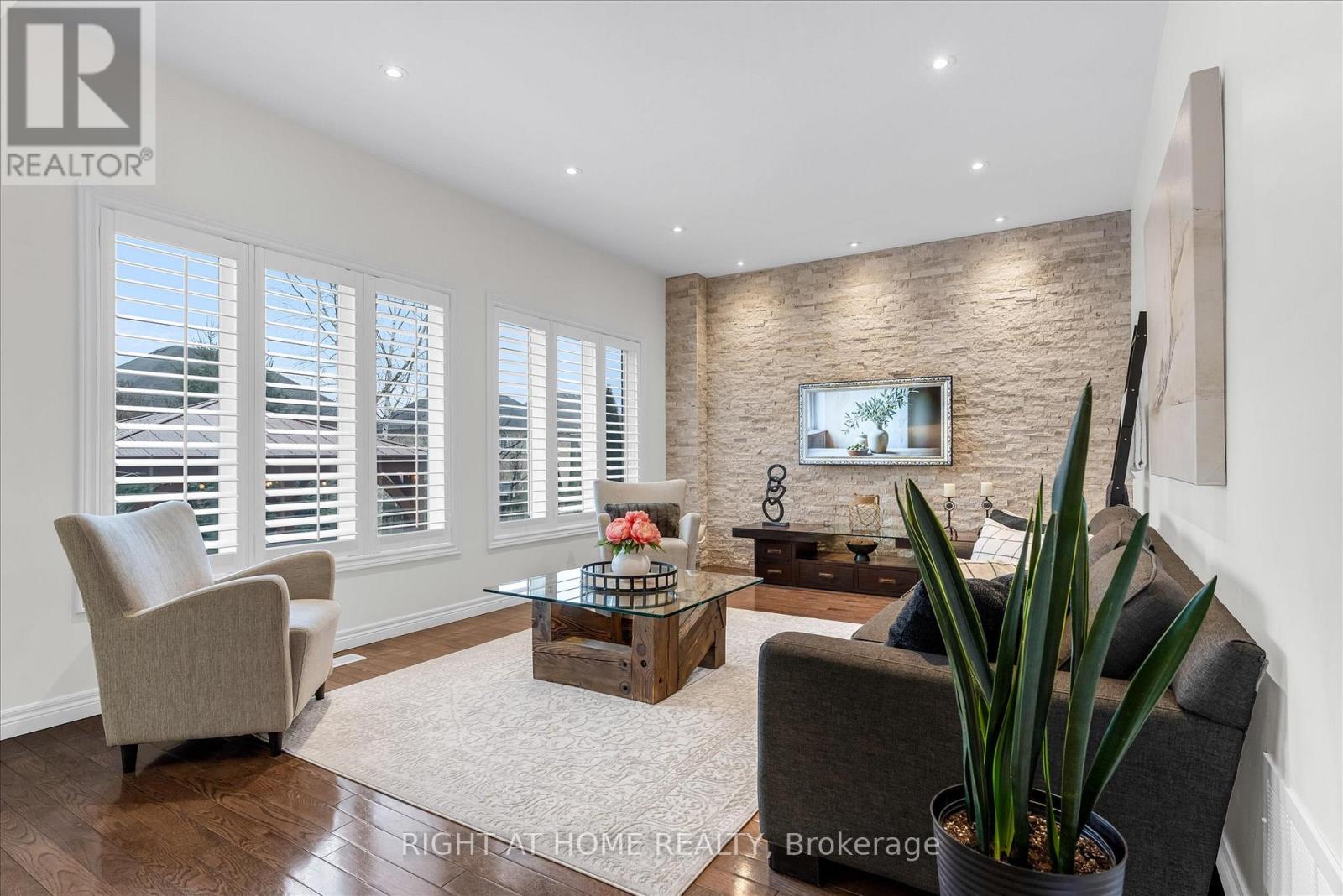 87 Newcombe Road, Hamilton, Ontario  L9H 0A6 - Photo 8 - X12973308