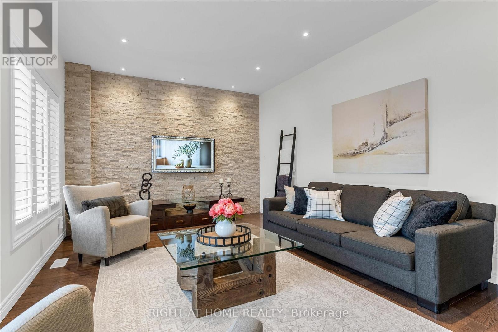 87 Newcombe Road, Hamilton, Ontario  L9H 0A6 - Photo 9 - X12973308