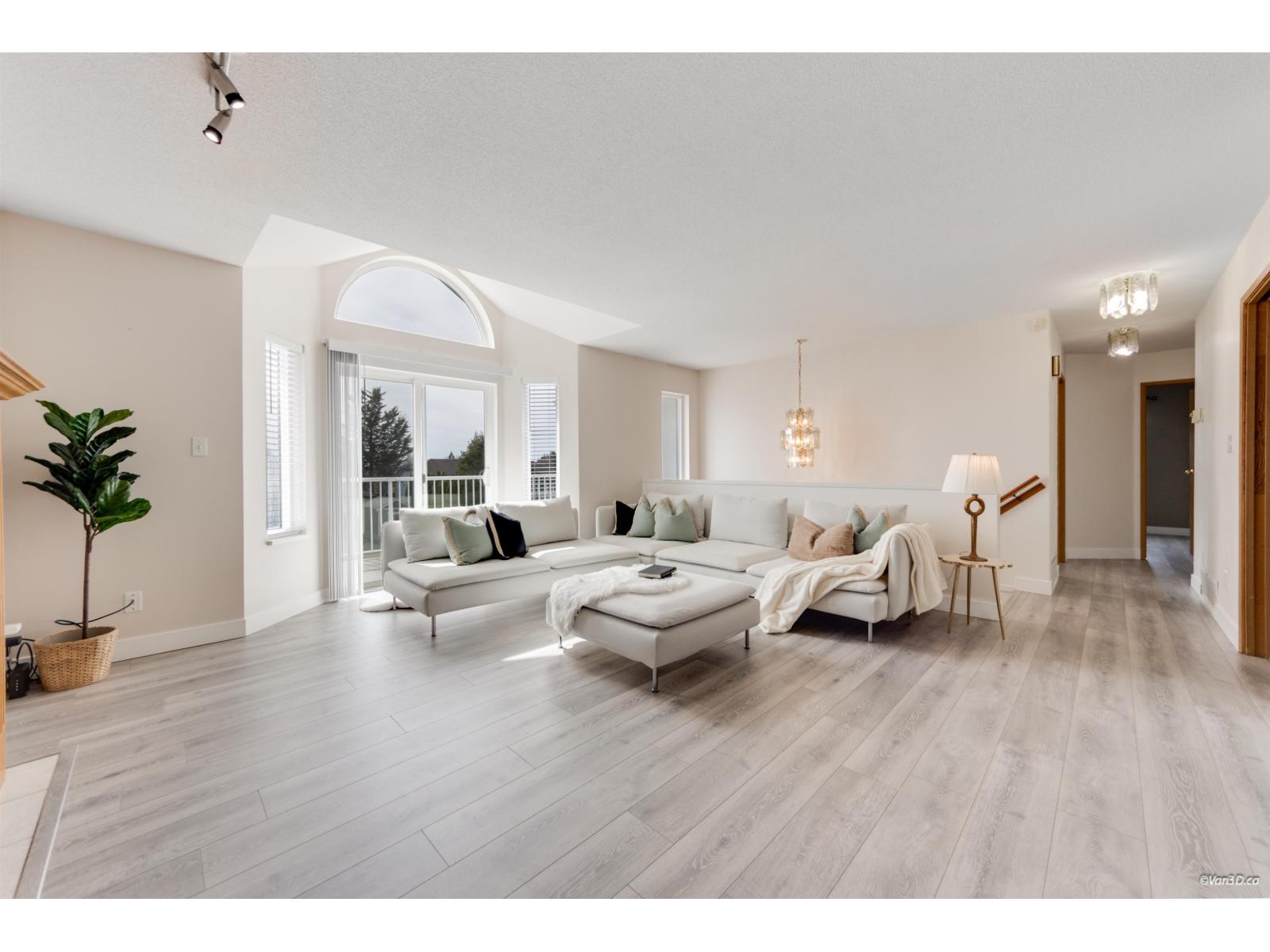 34631 Baldwin Road, Abbotsford, British Columbia  V2S 7H9 - Photo 2 - R3108069