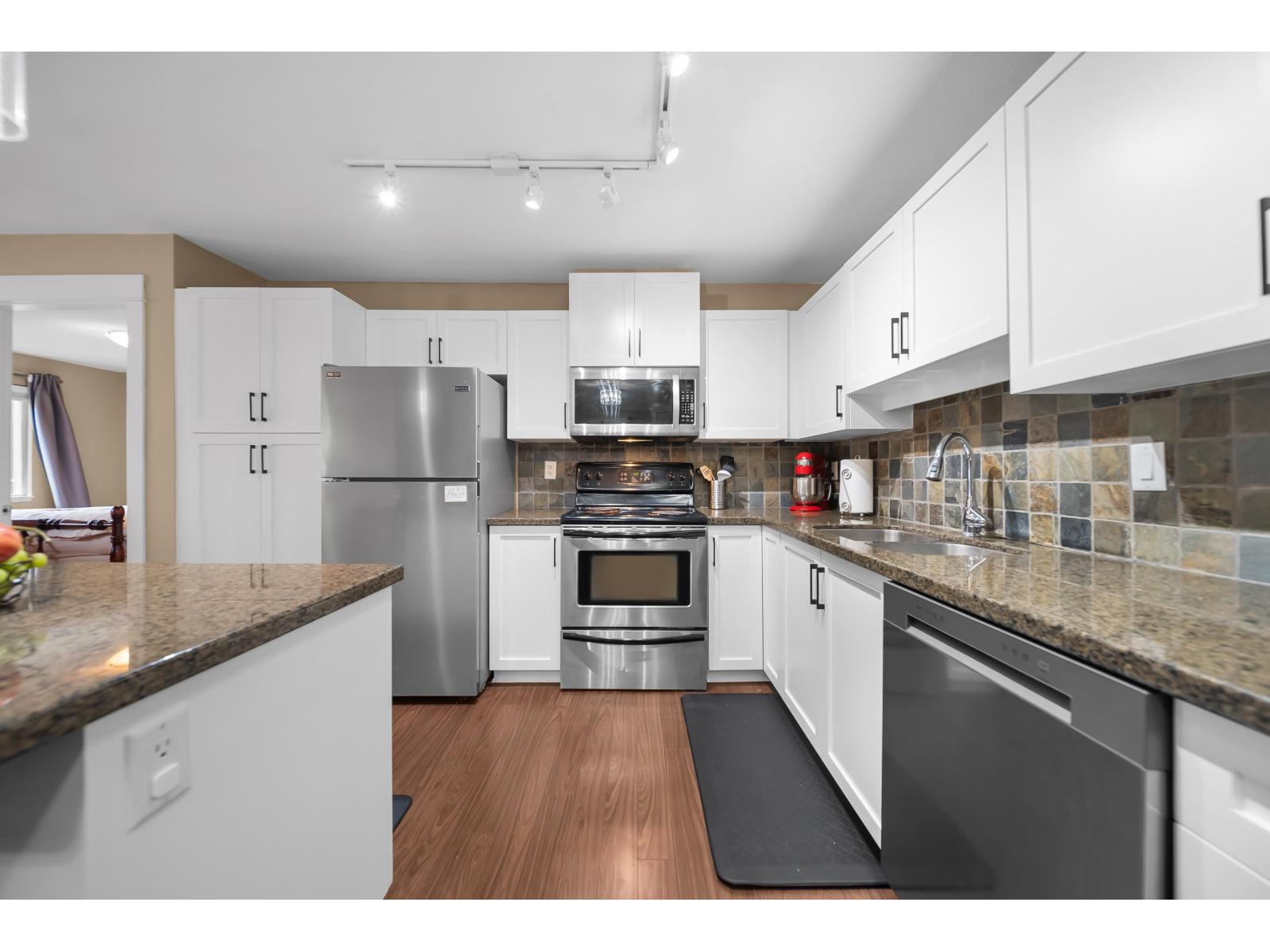 311 2990 Boulder Street, Abbotsford, British Columbia  V2T 3P8 - Photo 6 - R3107256