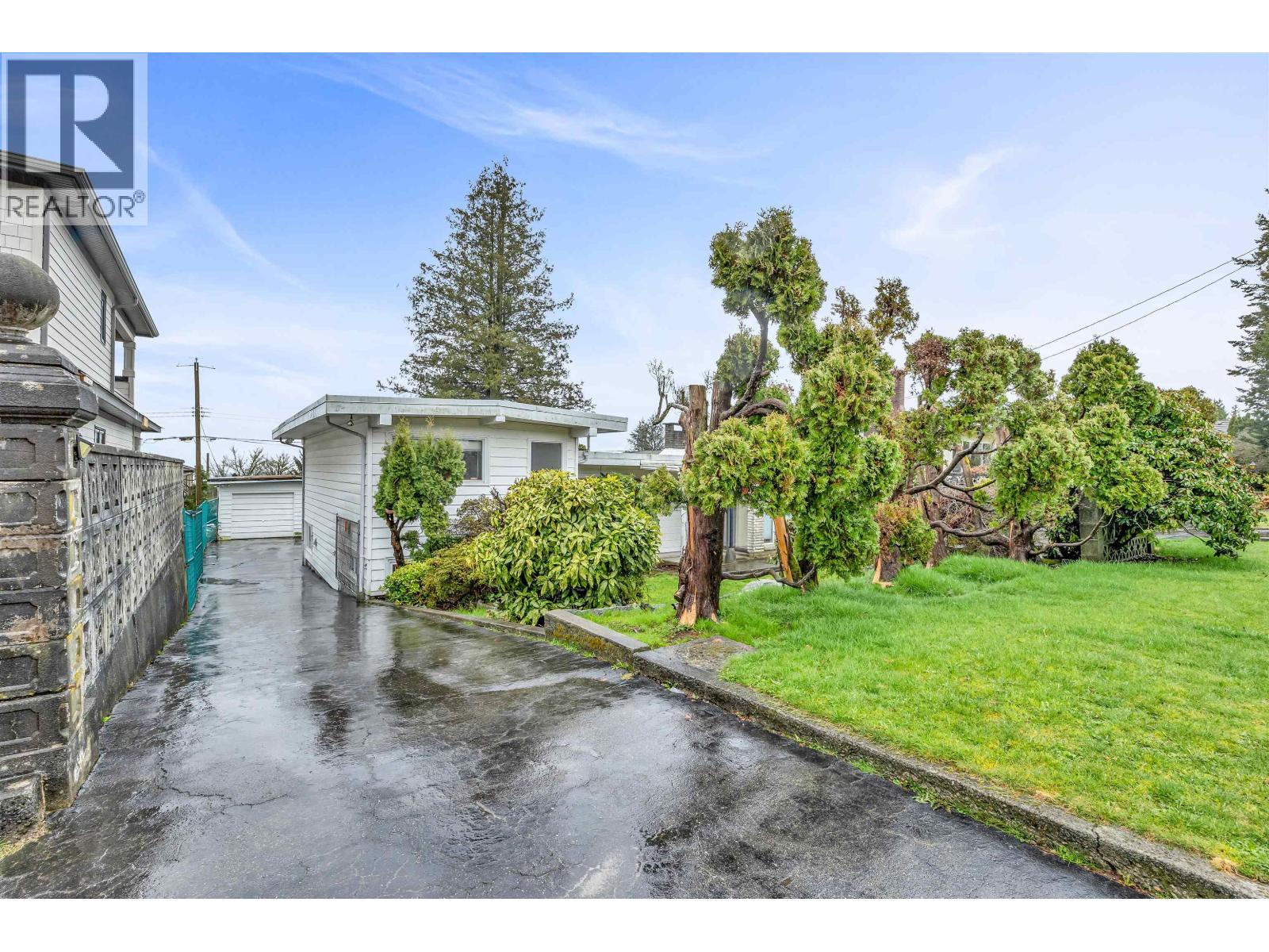 6242 Kitchener Street, Burnaby, British Columbia  V5B 2J4 - Photo 2 - R3108739