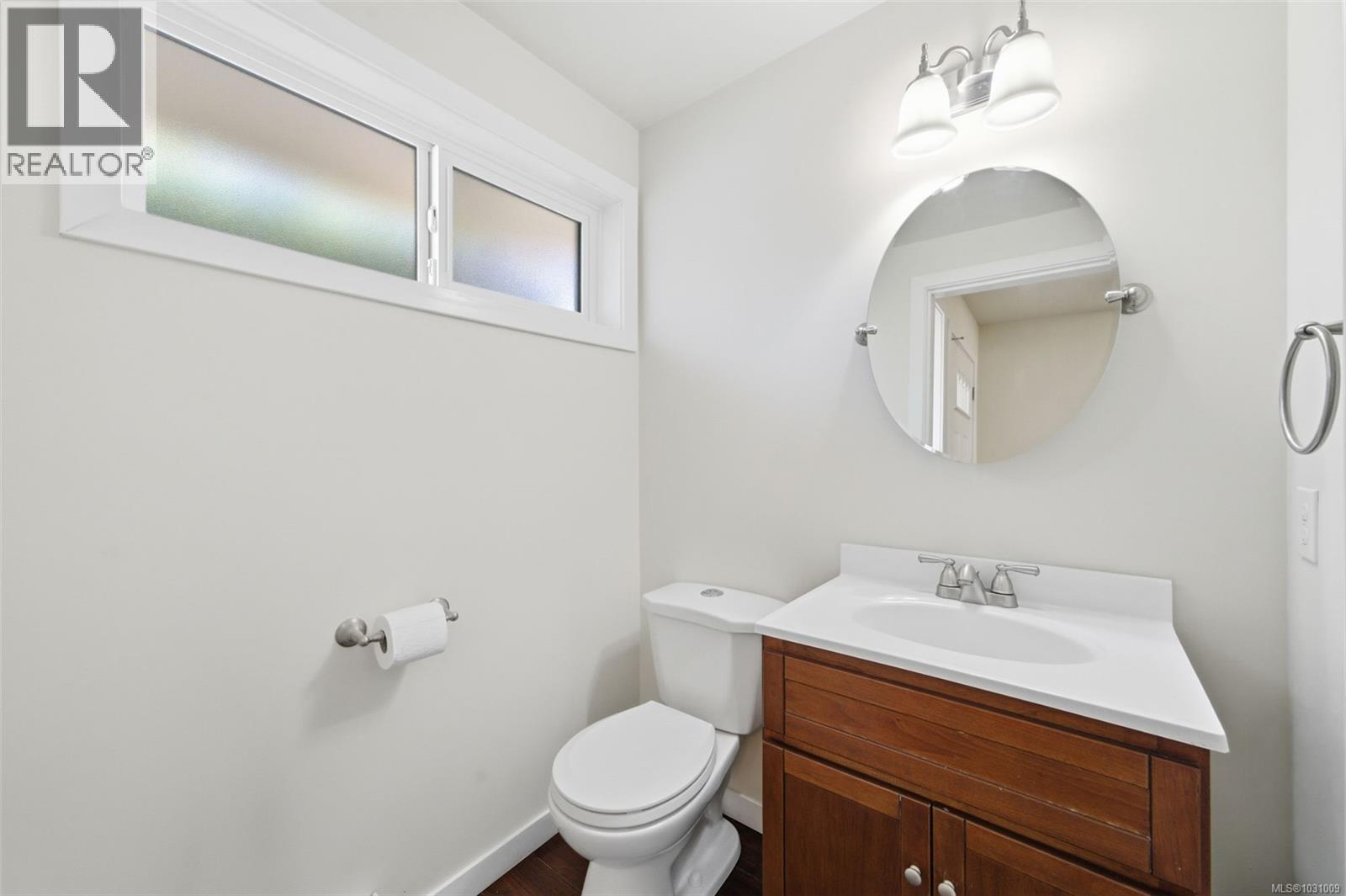 2 10471 Resthaven Dr, Sidney, British Columbia  V8L 3H6 - Photo 10 - 1031009