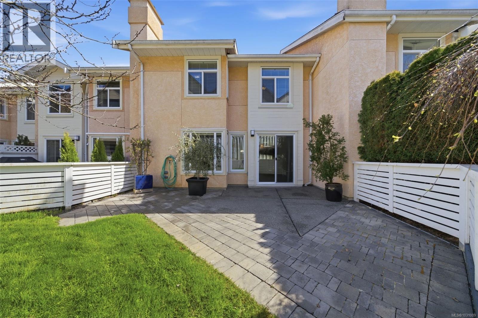 2 10471 Resthaven Dr, Sidney, British Columbia  V8L 3H6 - Photo 24 - 1031009