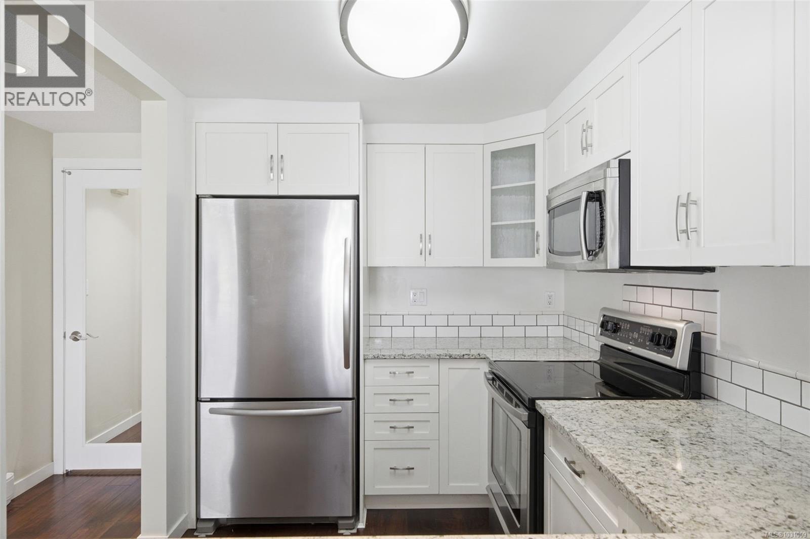 2 10471 Resthaven Dr, Sidney, British Columbia  V8L 3H6 - Photo 5 - 1031009