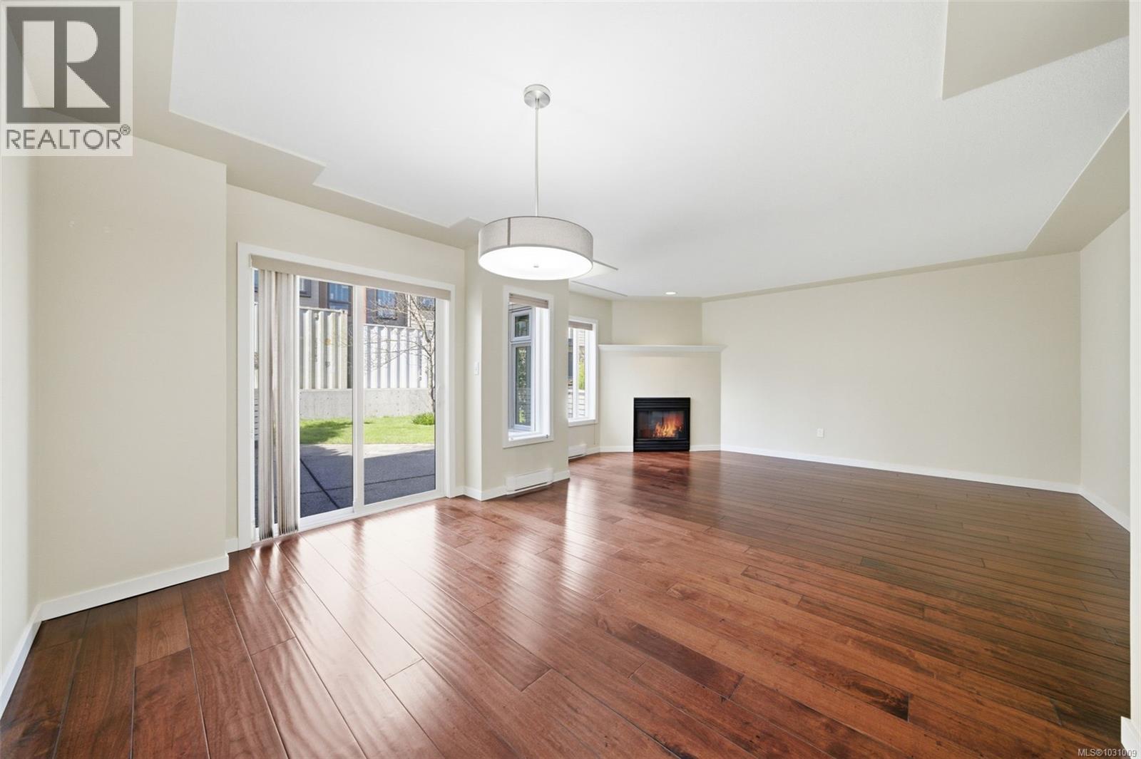 2 10471 Resthaven Dr, Sidney, British Columbia  V8L 3H6 - Photo 6 - 1031009