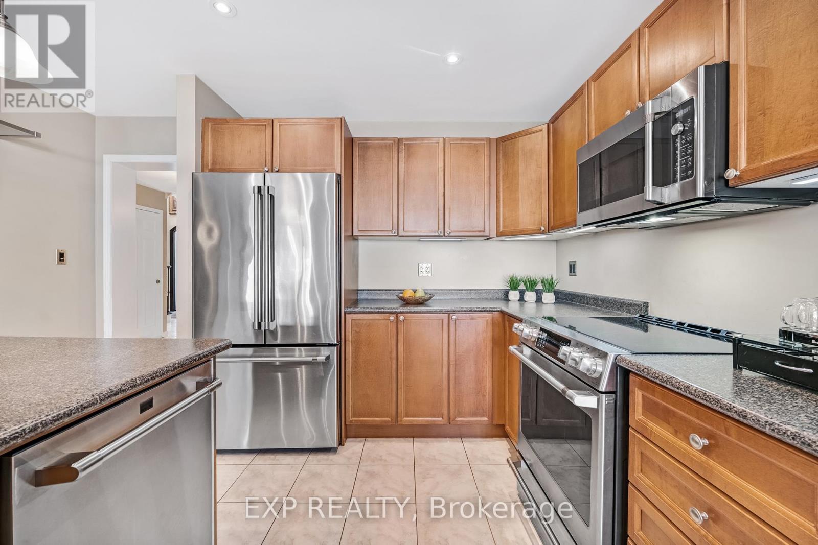 166 Worthington Avenue, Richmond Hill, Ontario  L4E 4N7 - Photo 11 - N12758388