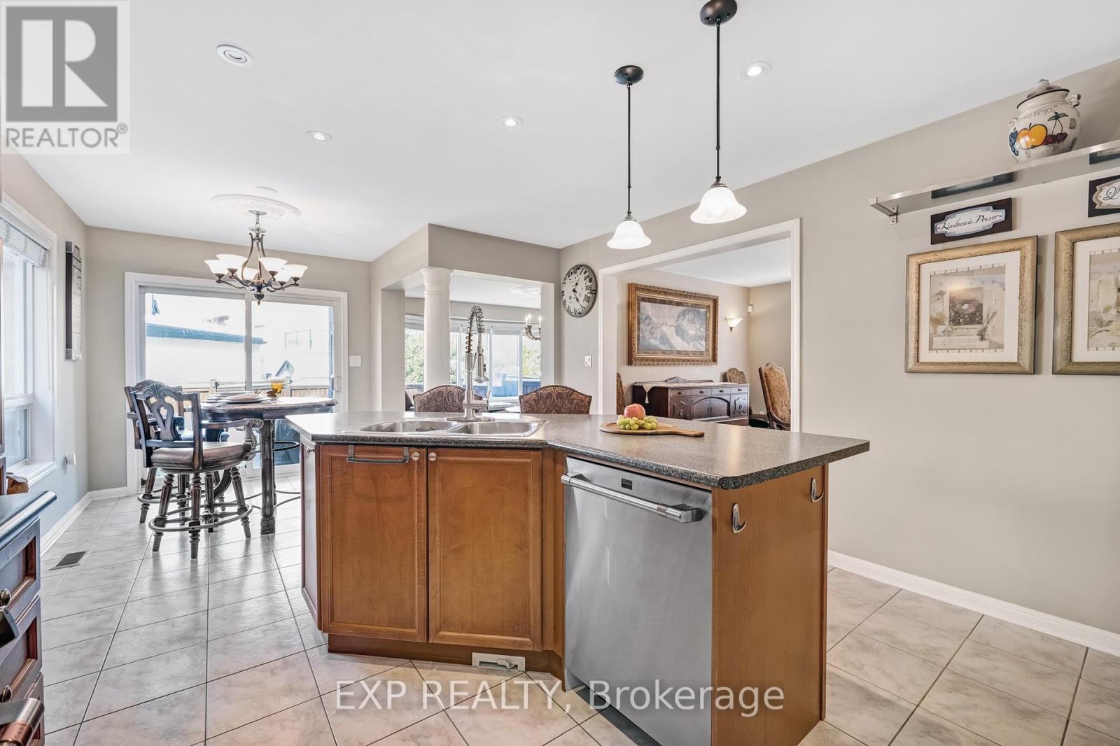 166 Worthington Avenue, Richmond Hill, Ontario  L4E 4N7 - Photo 12 - N12758388