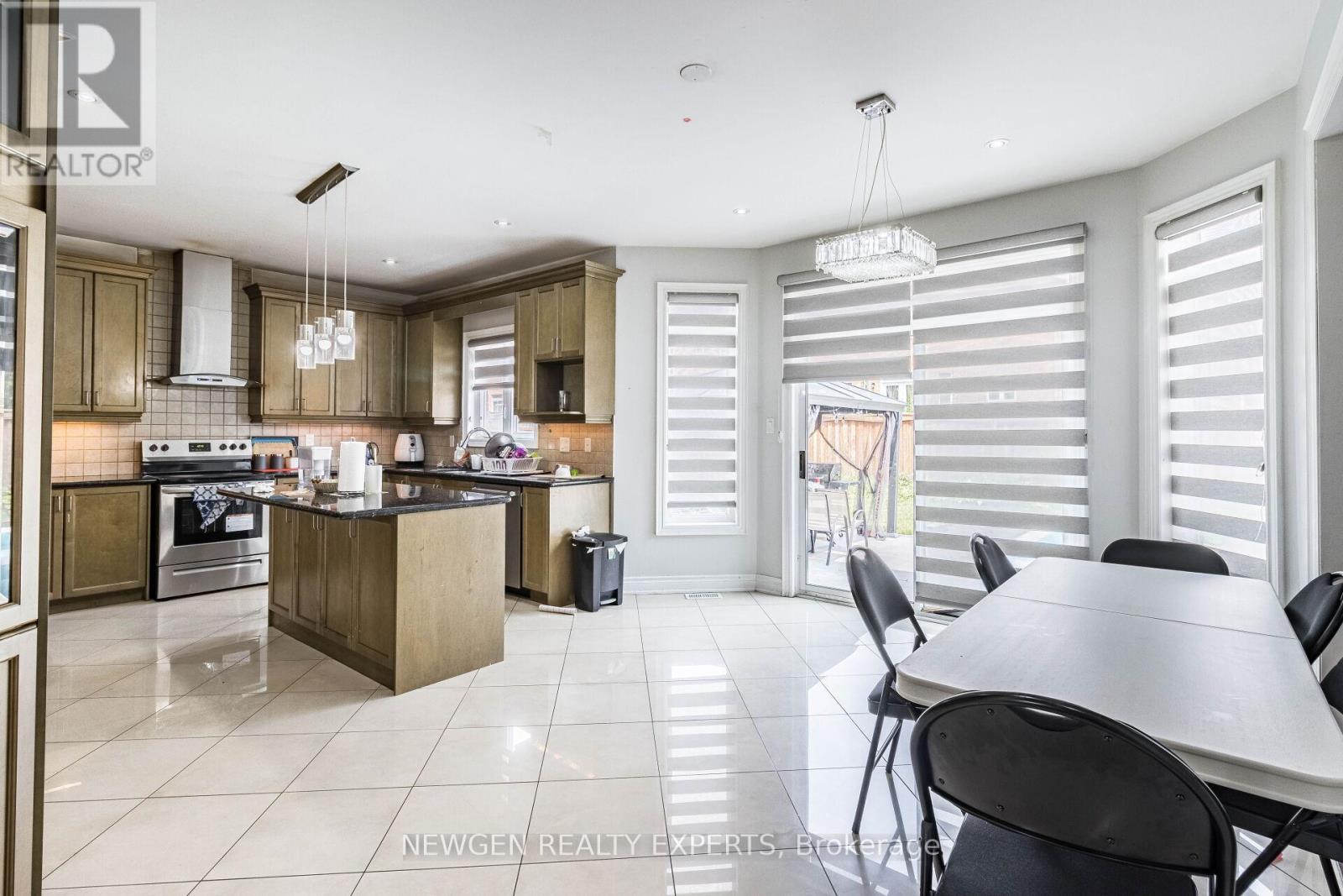 30 Rampart Drive, Brampton, Ontario  L6P 2Z1 - Photo 17 - W12896628