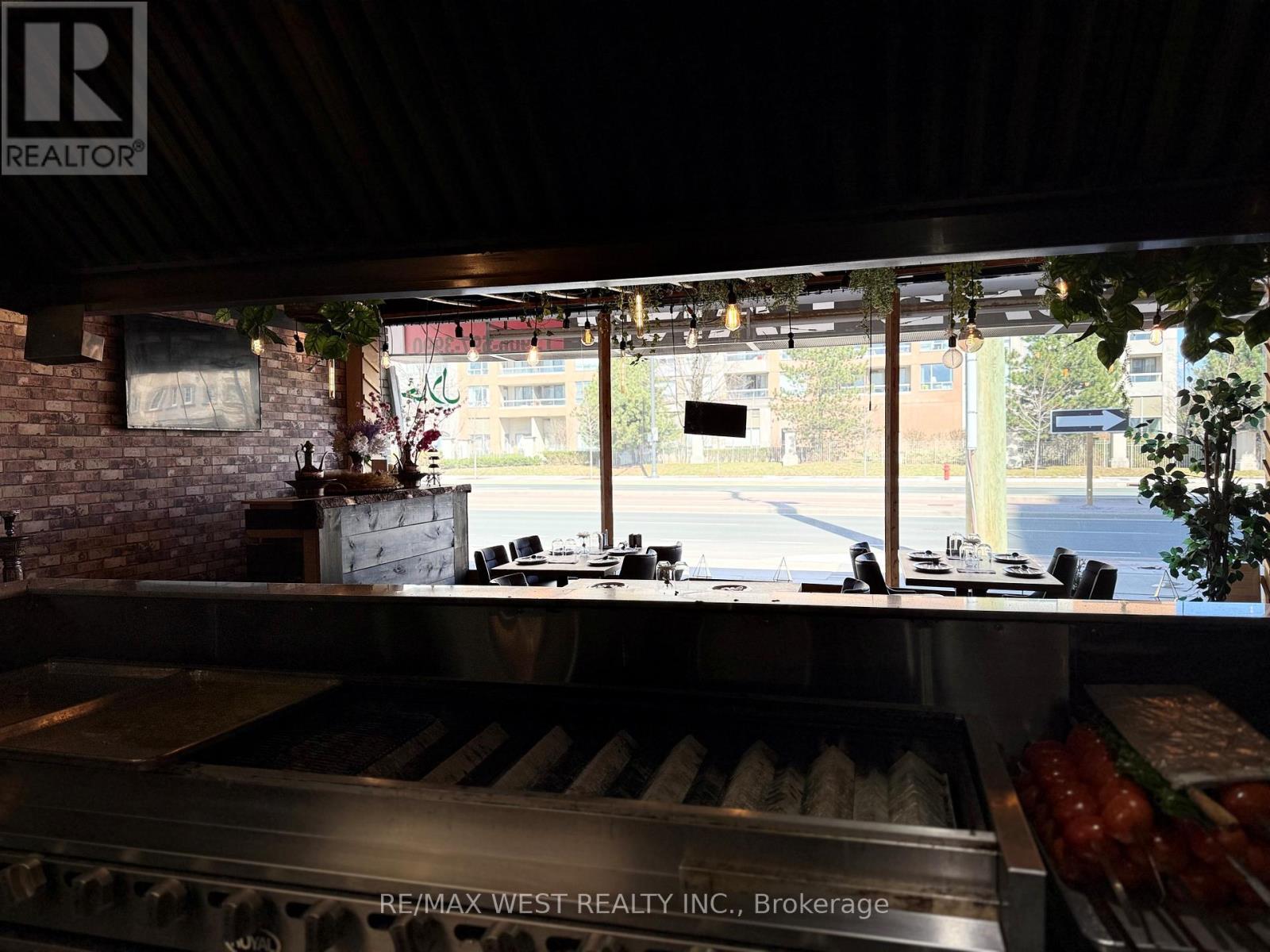 9108 Yonge Street, Richmond Hill, Ontario  L4C 6Z9 - Photo 13 - N12492798