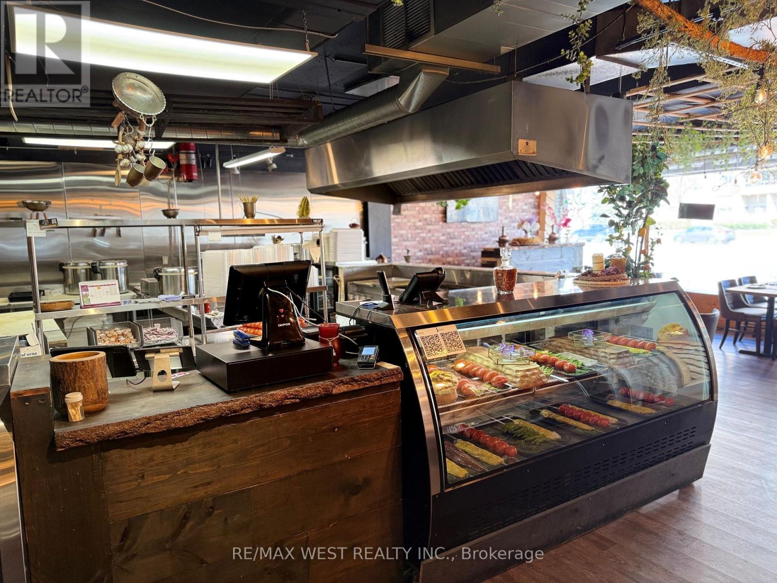 9108 Yonge Street, Richmond Hill, Ontario  L4C 6Z9 - Photo 6 - N12492798