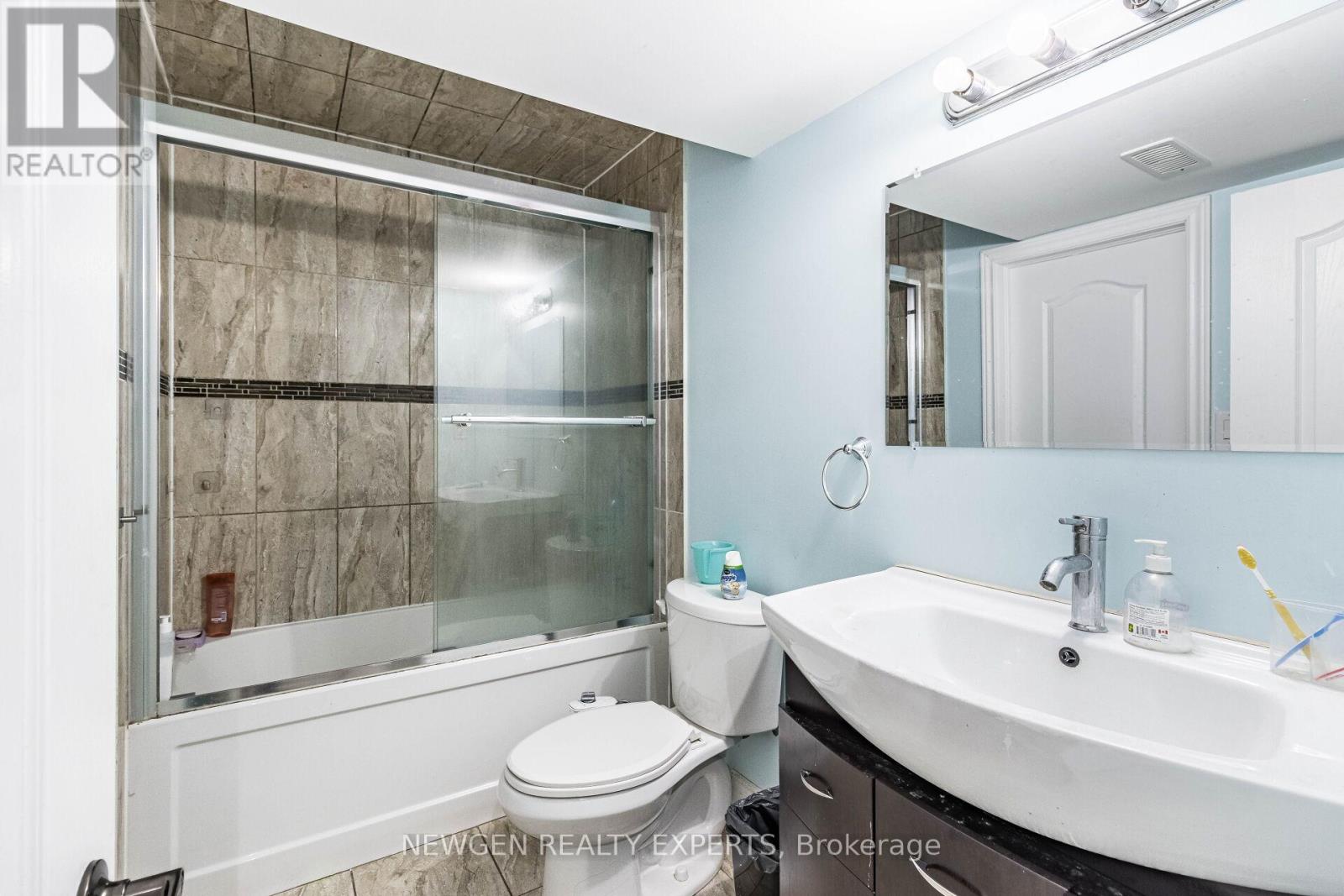 30 Rampart Drive, Brampton, Ontario  L6P 2Z1 - Photo 45 - W12896628