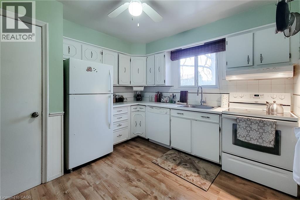 11 Collegiate Avenue, Stoney Creek, Ontario  L8G 3K9 - Photo 18 - 40818113