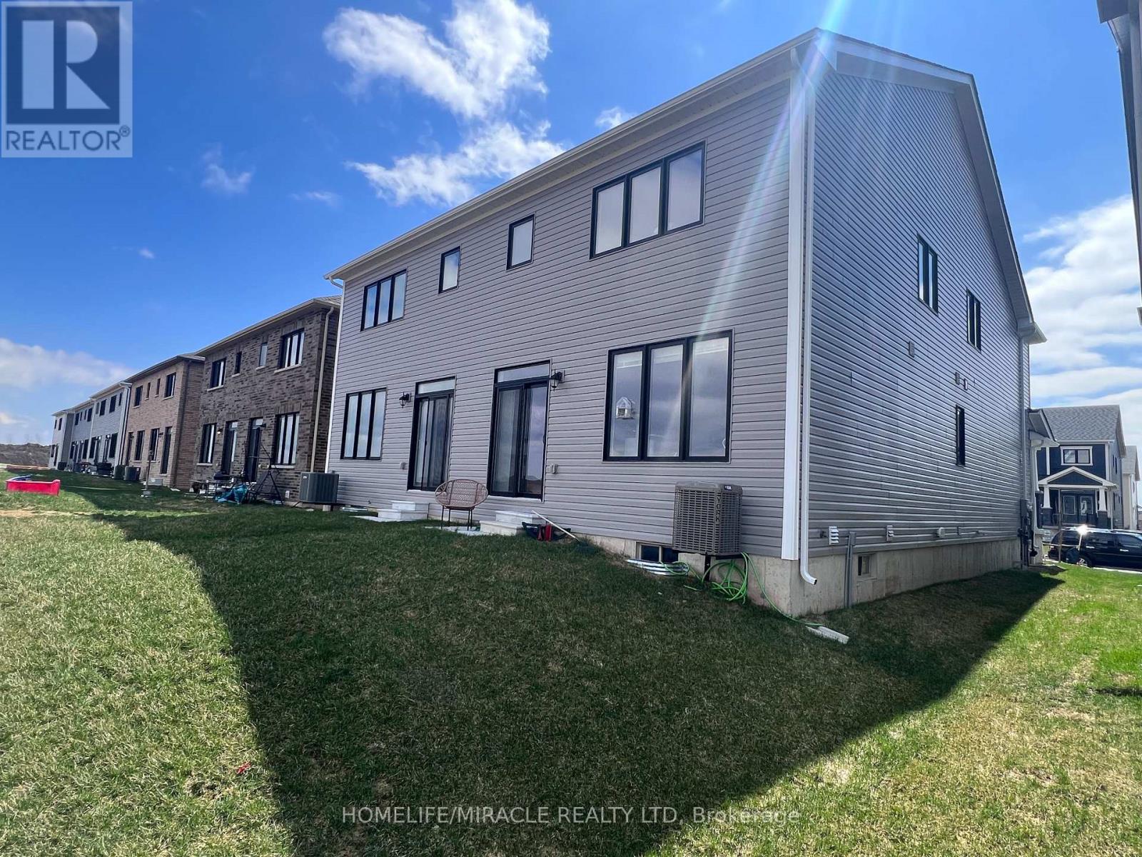 74 Masters Street, Welland, Ontario  L3B 0N4 - Photo 20 - X12961060