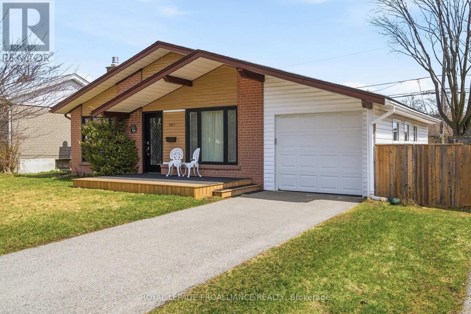 903 NAROCH BOULEVARD, Pickering, Ontario