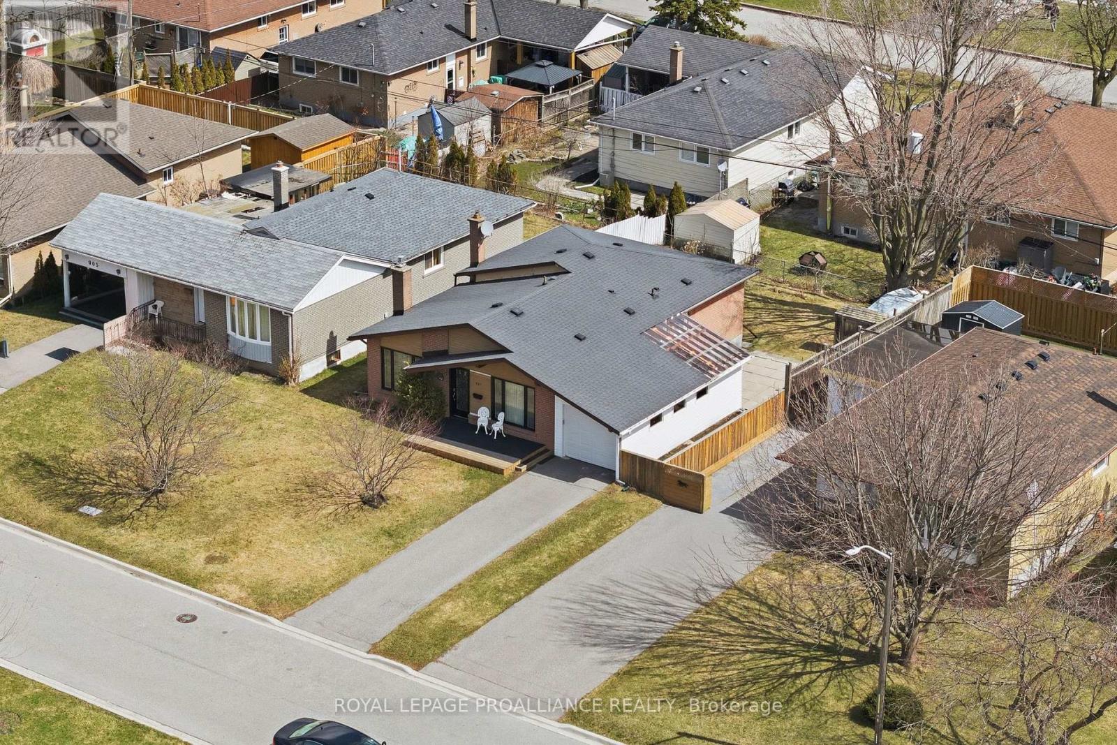 903 Naroch Boulevard, Pickering, Ontario L1W 1T1 - Photo 2 - E12973414