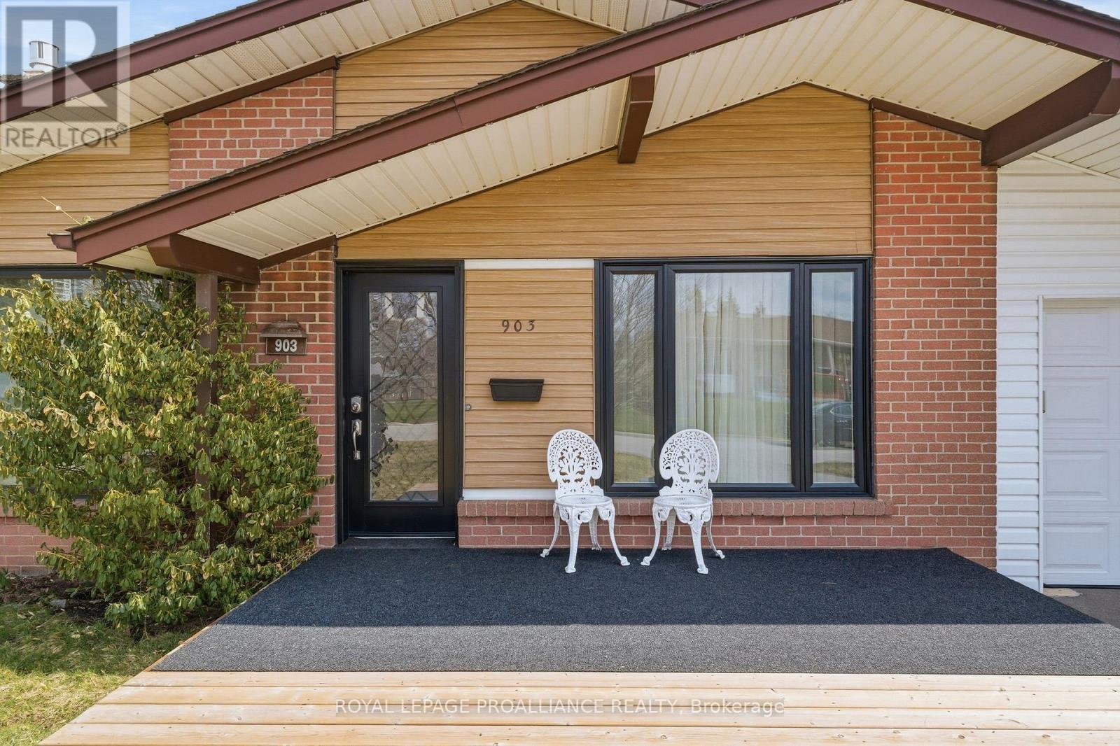 903 Naroch Boulevard, Pickering, Ontario L1W 1T1 - Photo 7 - E12973414