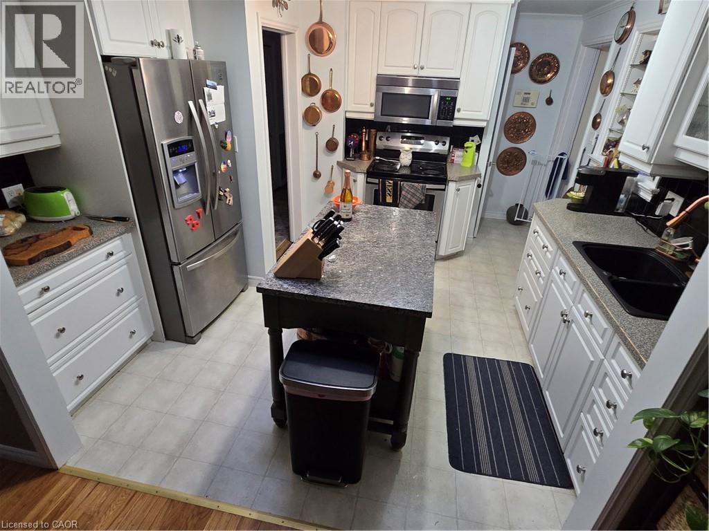 27 Hepburn Avenue, St. Thomas, Ontario  N5R 4J4 - Photo 9 - 40813578