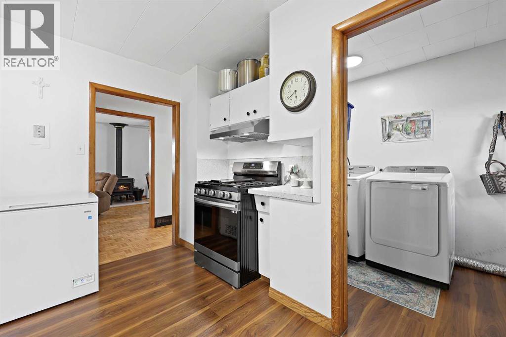 339 3 Street, Irricana, Alberta  T0M 1B0 - Photo 17 - A2287598