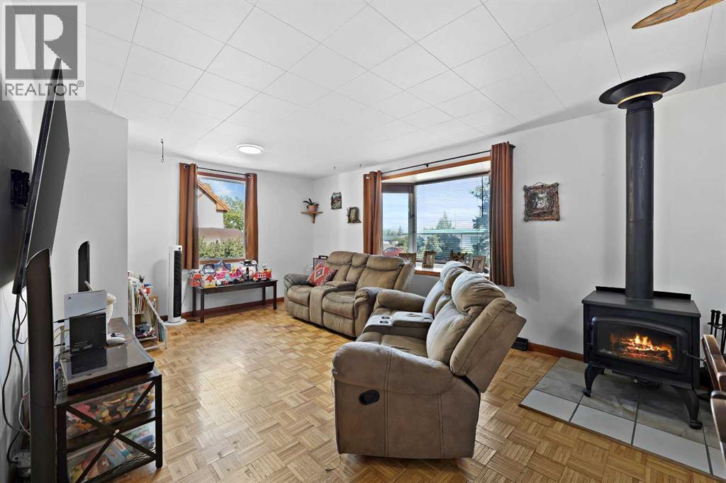 339 3 Street, Irricana, Alberta  T0M 1B0 - Photo 7 - A2287598