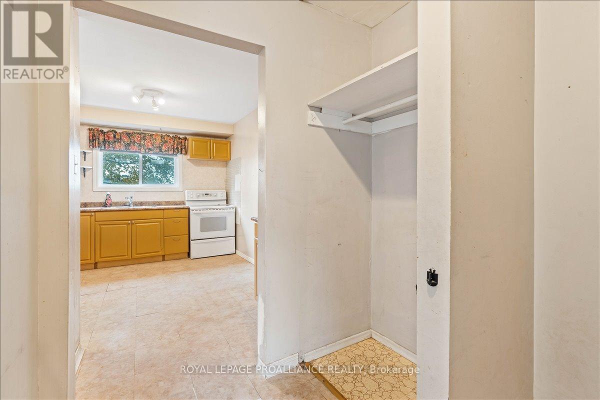 42 O'hare Street, Belleville, Ontario K8P 4N1 - Photo 10 - X12973570