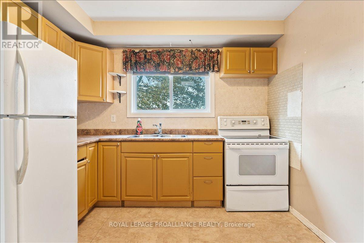 42 O'hare Street, Belleville, Ontario K8P 4N1 - Photo 12 - X12973570