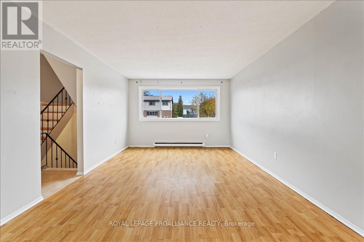 42 O'hare Street, Belleville, Ontario K8P 4N1 - Photo 6 - X12973570