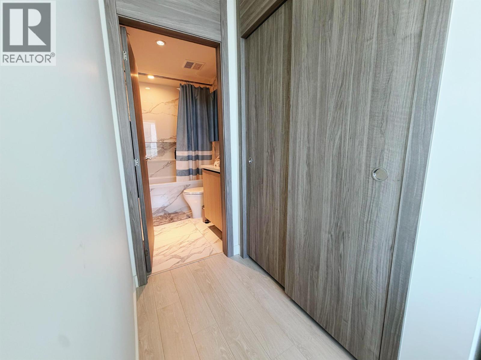 1001 8611 Hazelbridge Way, Richmond, British Columbia  V6X 0W8 - Photo 11 - R3108719