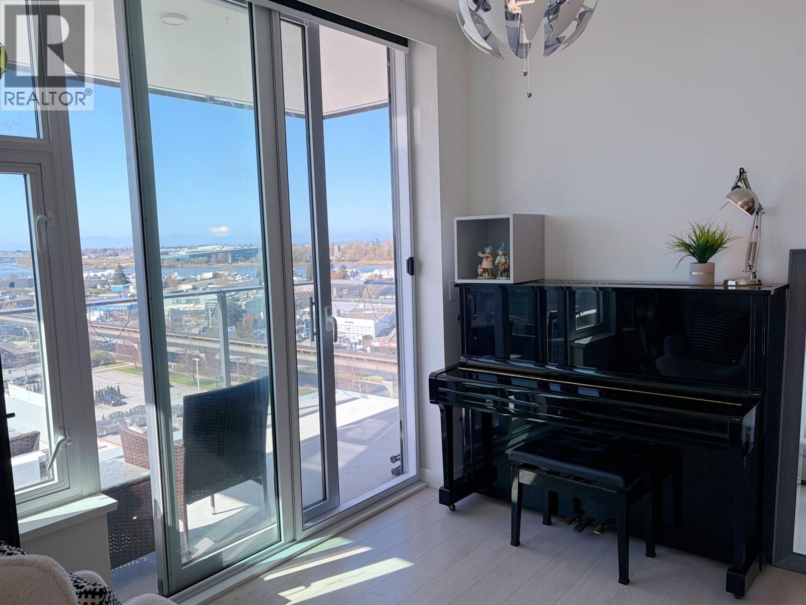 1001 8611 Hazelbridge Way, Richmond, British Columbia  V6X 0W8 - Photo 5 - R3108719