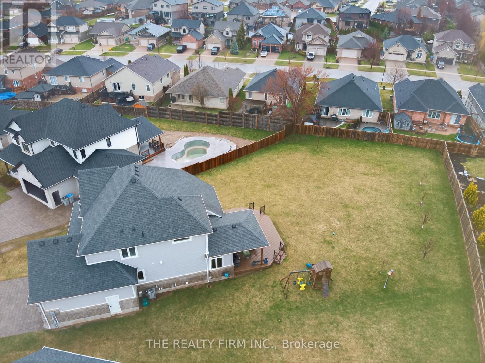 15 Oscar Davis Court, Strathroy-Caradoc, Ontario  N7G 0G3 - Photo 37 - X12973346