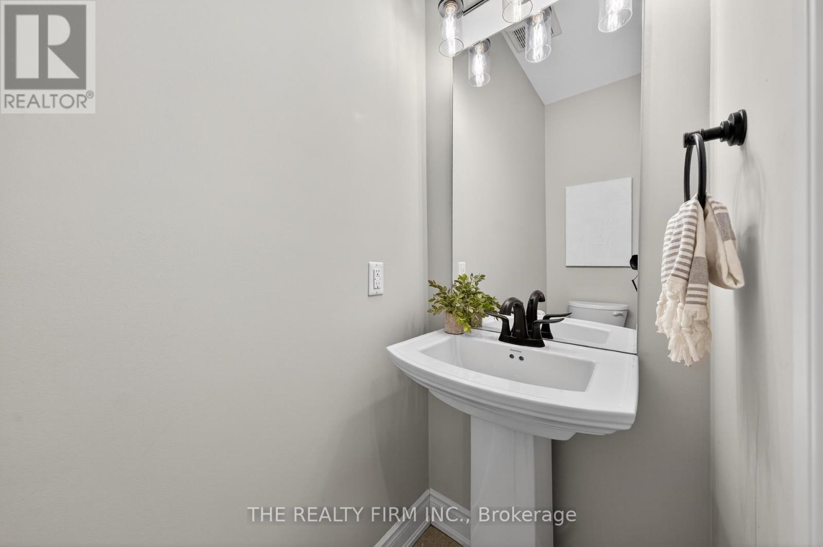 15 Oscar Davis Court, Strathroy-Caradoc, Ontario  N7G 0G3 - Photo 8 - X12973346