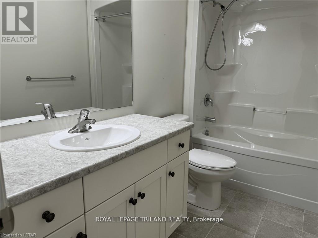 58 Cortland Terrace, St. Thomas, Ontario  N5R 0J7 - Photo 10 - X12973386