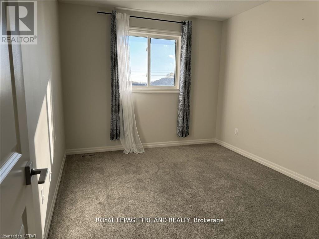 58 Cortland Terrace, St. Thomas, Ontario  N5R 0J7 - Photo 15 - X12973386