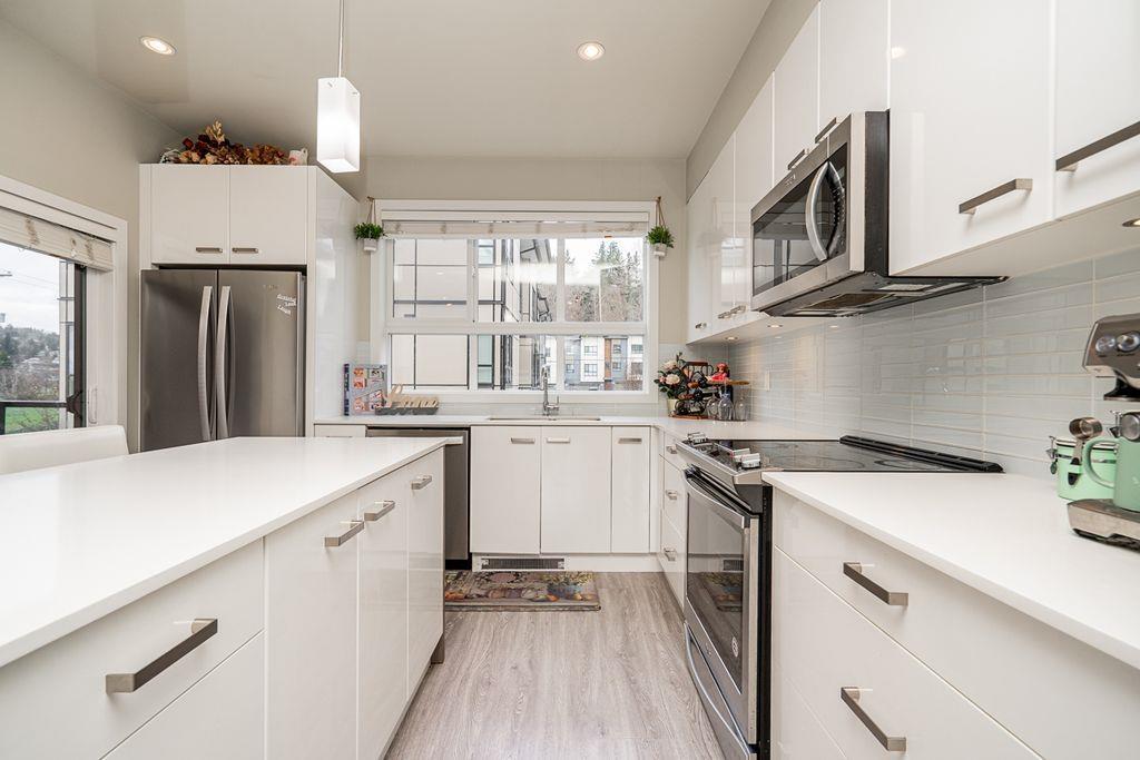 10 1938 North Parallel Road, Abbotsford, British Columbia  V3G 0H1 - Photo 9 - R3108807