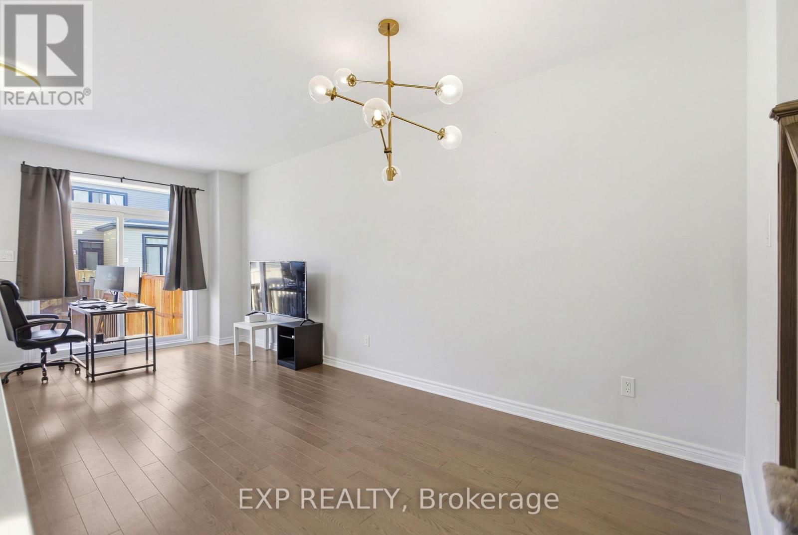 110 Jardiniere Street, Ottawa, Ontario  K2S 2K2 - Photo 7 - X12973428