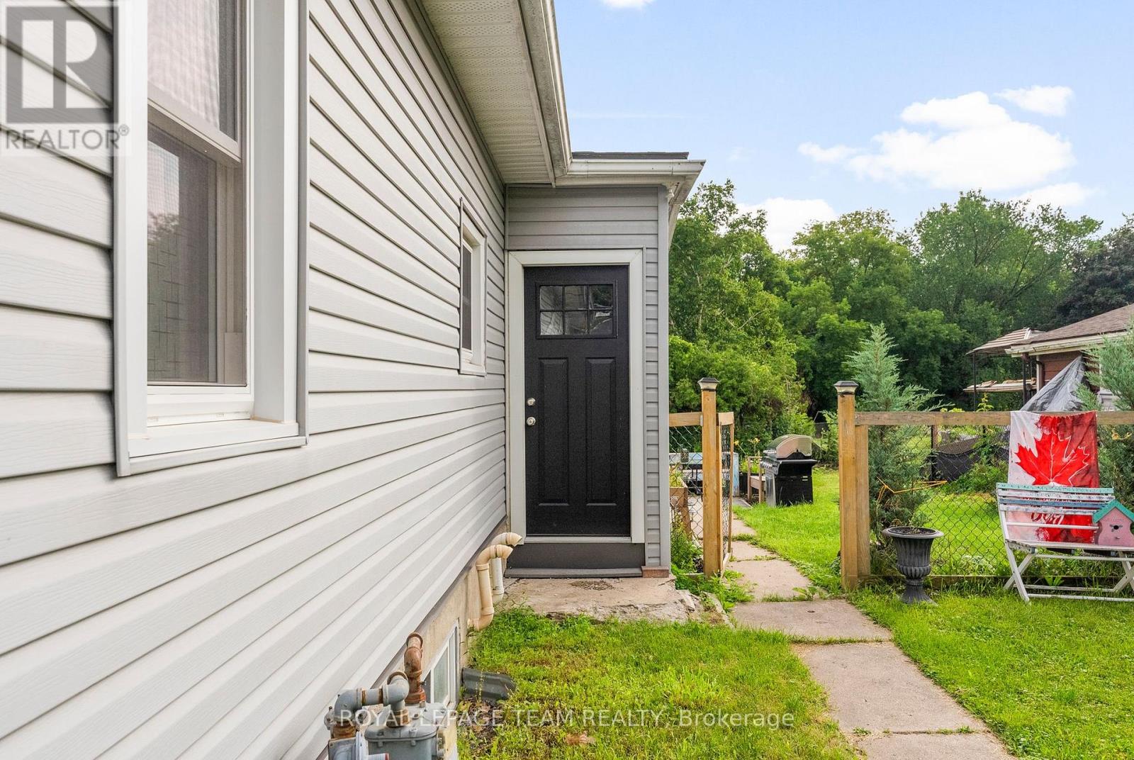 253 Mclean Street, Renfrew, Ontario  K7V 1A9 - Photo 28 - X12973434