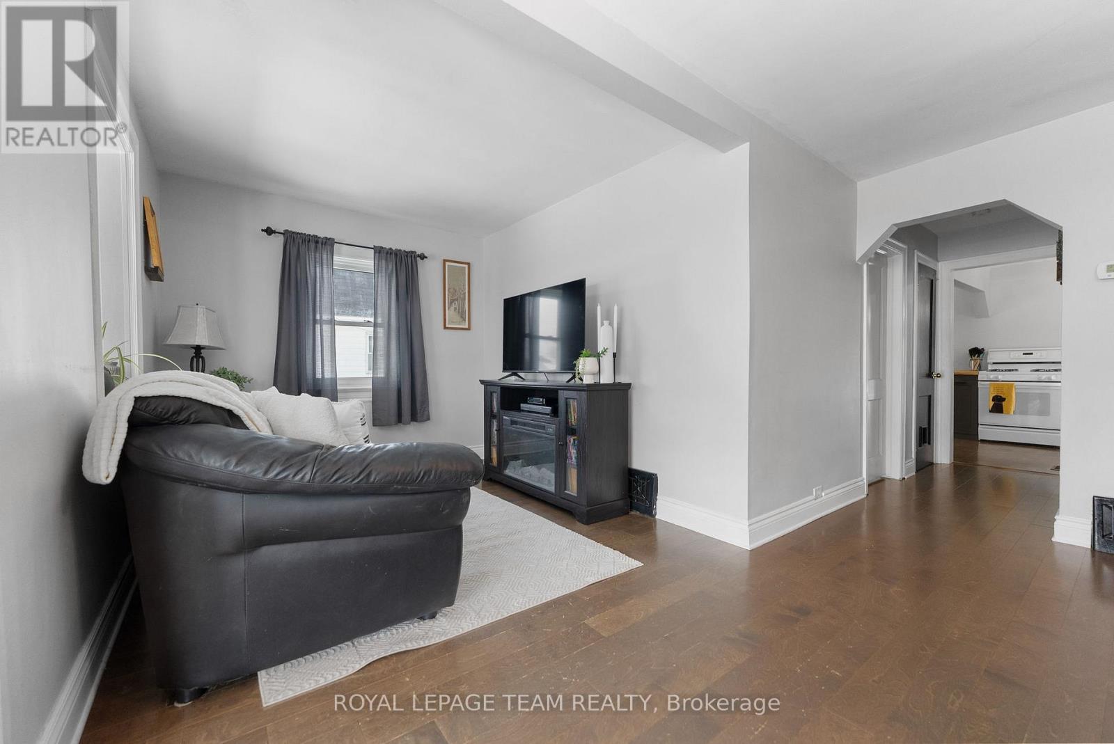 253 Mclean Street, Renfrew, Ontario  K7V 1A9 - Photo 5 - X12973434