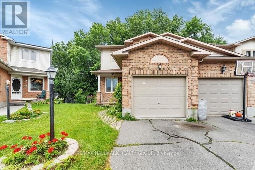 17 Ravenscroft Court, Ottawa, Ontario  K2S 1R3 - Photo 1 - X12973522