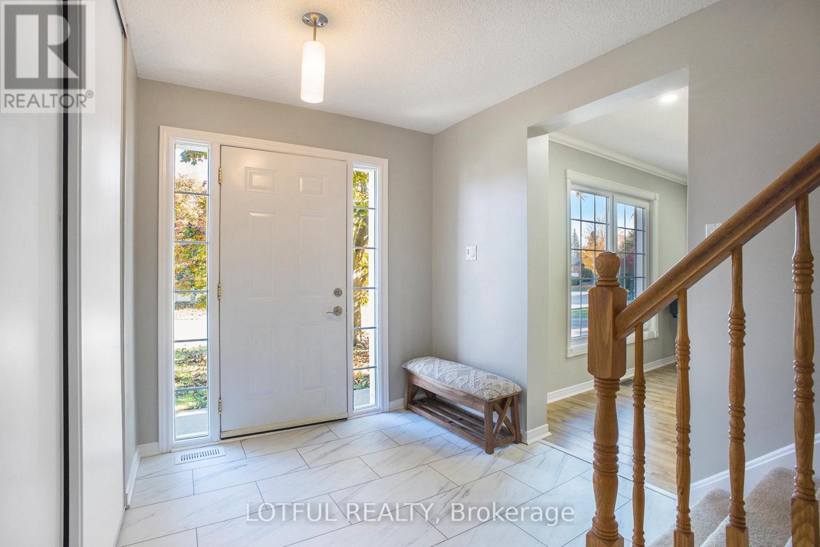 4 Spindle Way, Ottawa, Ontario  K2S 1J4 - Photo 2 - X12973546