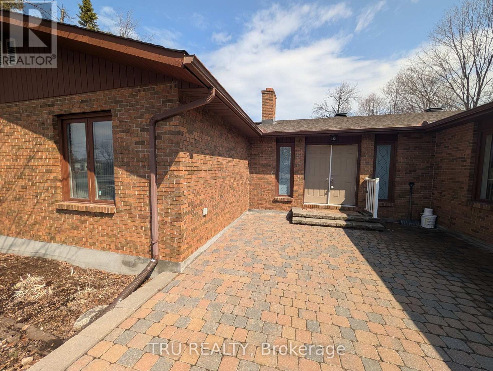 Unit A - 1083 Carp Road, Ottawa, Ontario K2S 1B9 - Photo 2 - X12973548