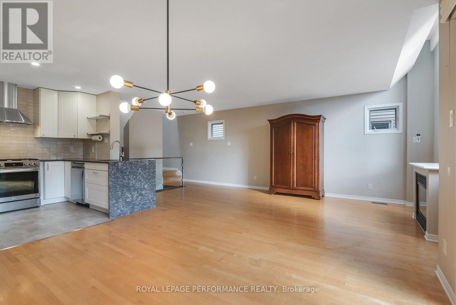 A - 243 Sunnyside Avenue, Ottawa, Ontario  K1S 0R4 - Photo 10 - X12973558