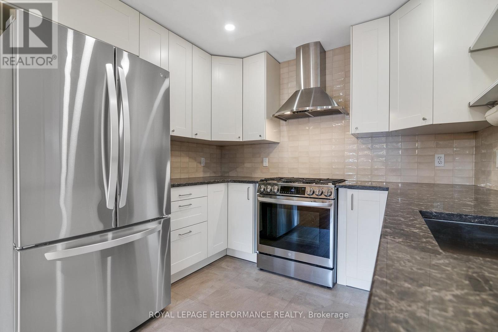 A - 243 Sunnyside Avenue, Ottawa, Ontario  K1S 0R4 - Photo 12 - X12973558