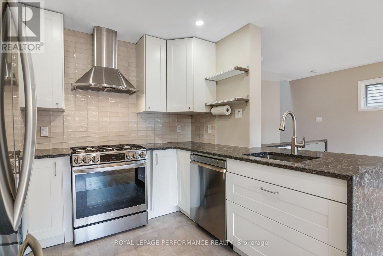 A - 243 Sunnyside Avenue, Ottawa, Ontario  K1S 0R4 - Photo 14 - X12973558