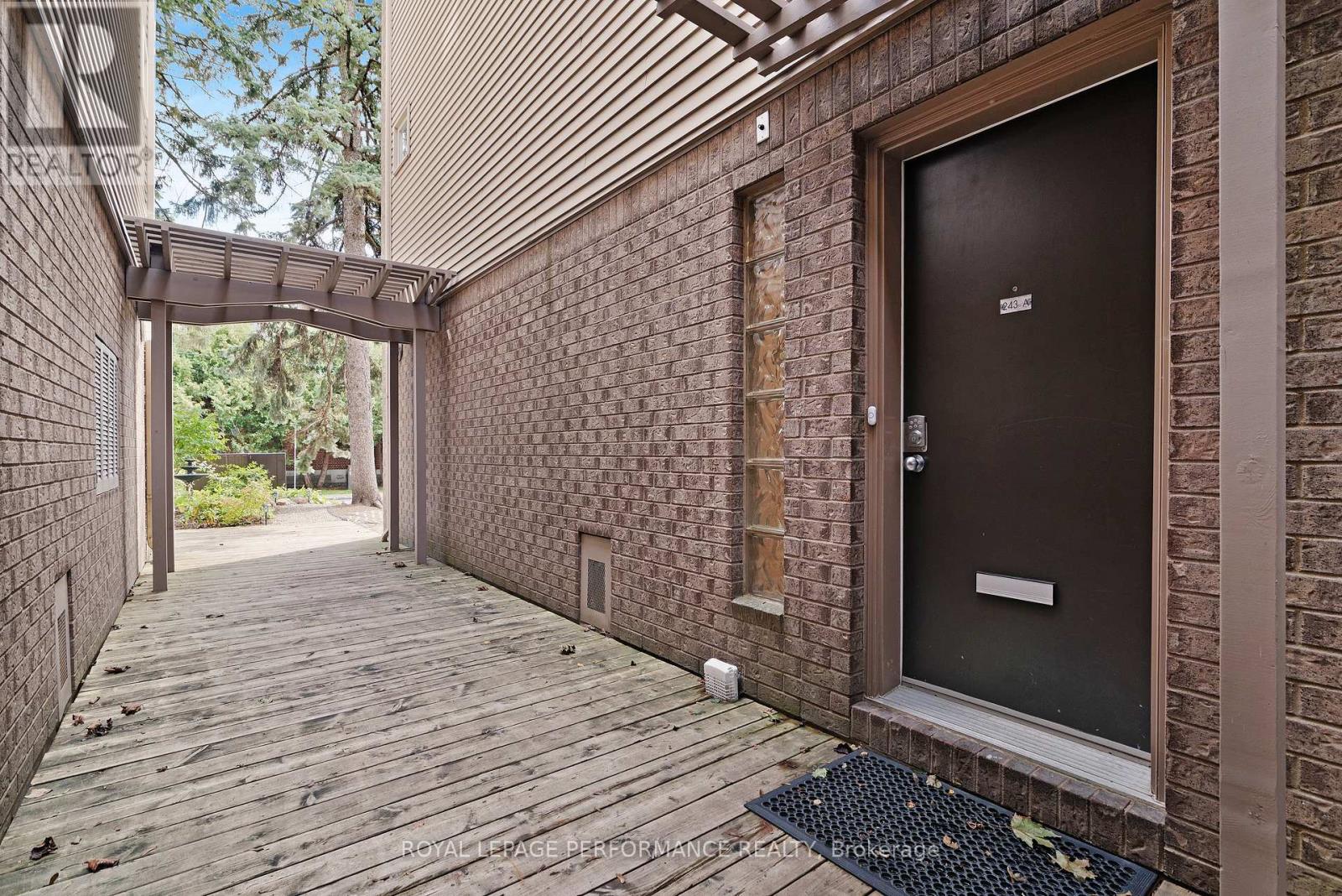 A - 243 Sunnyside Avenue, Ottawa, Ontario  K1S 0R4 - Photo 4 - X12973558