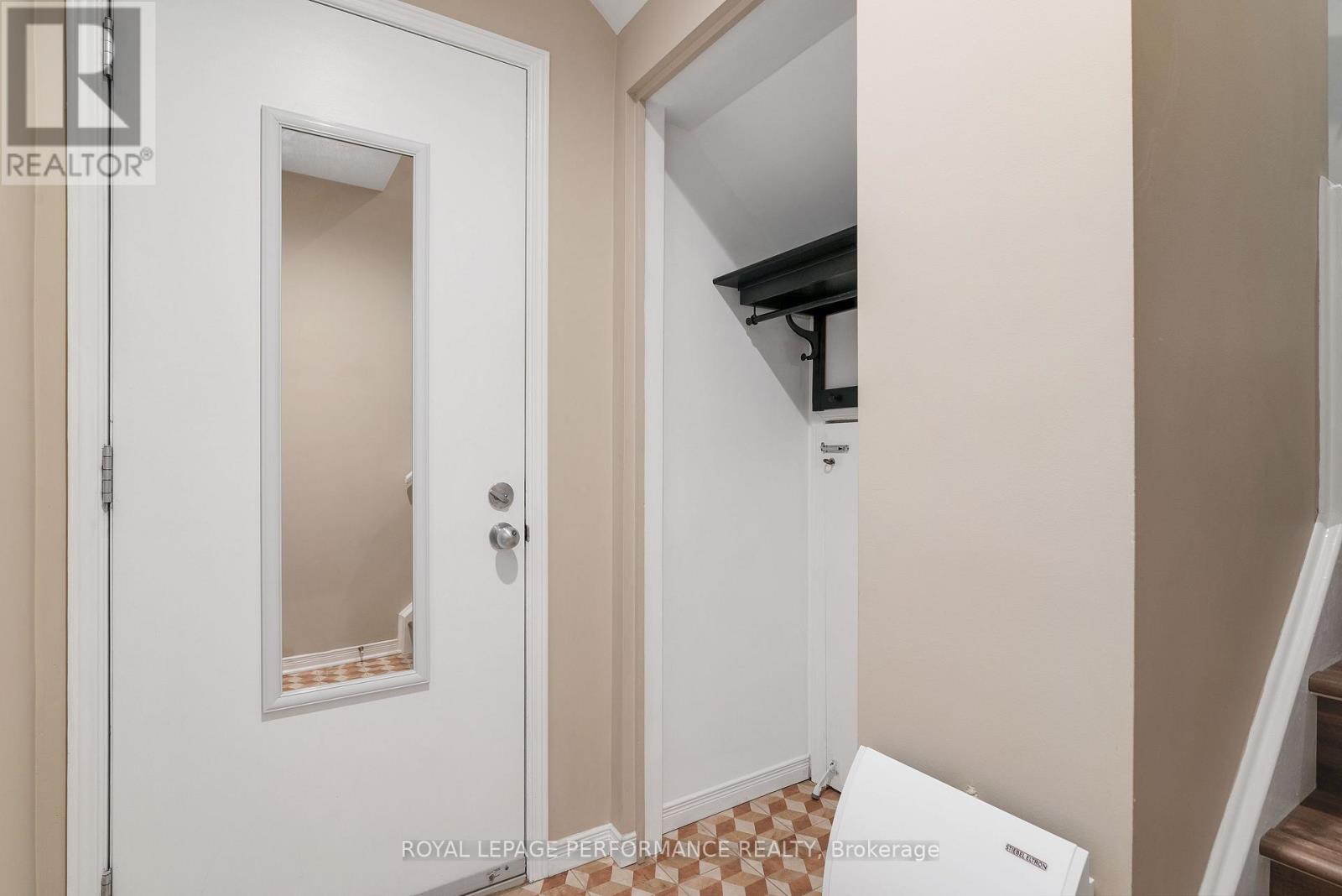 A - 243 Sunnyside Avenue, Ottawa, Ontario  K1S 0R4 - Photo 5 - X12973558