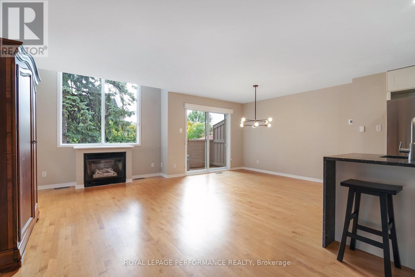 A - 243 Sunnyside Avenue, Ottawa, Ontario  K1S 0R4 - Photo 7 - X12973558